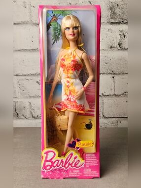 2013 Barbie Doll Tropical Dress Beach Outfit NIB Mattel BHY13